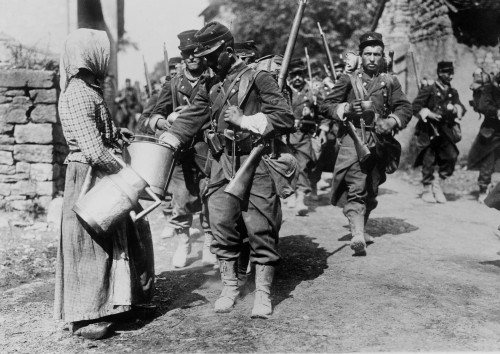 World War 1. French Troops On The March History - Item # VAREVCHISL034EC862 World War 1. French Troops On The March History - Item # VAREVCHISL034EC862