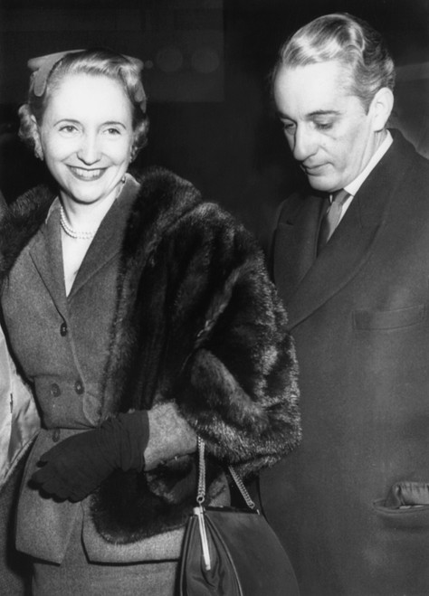 Margaret Truman And Clifton Daniel Jr. Return From A Visit With His Parents In Zebulon History - Item # VAREVCCSUB001CS243