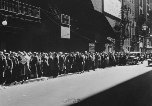 New York Men In A Bread Line During The Great Depression History - Item # VAREVCHISL043EC198