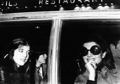 Jacqueline Kennedy Onassis In A Limousine With Her Daughter Caroline And Son John. New York City. Jan. 24 History - Item # VAREVCCSUA001CS195