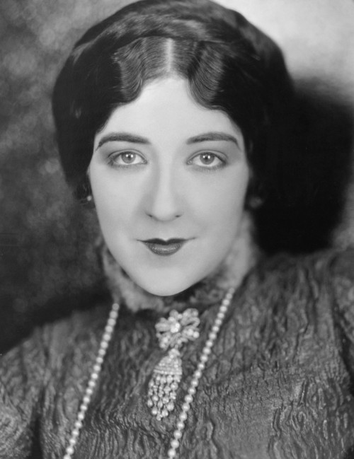 Three Weeks Portrait - Item # VAREVCMBDTHWEEC073