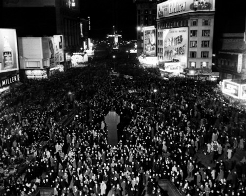 Thousands Of People Crowd Times Square Awaiting The New Year History - Item # VAREVCHBDNEYOCS089