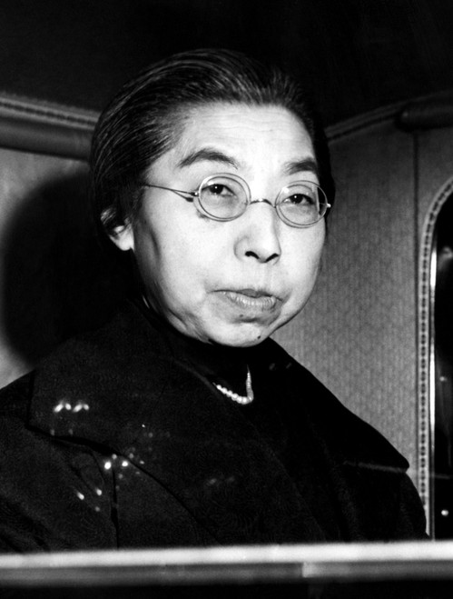 Empress Dowager Of Japan As She Arrives At The Palace In Tokyo To Visit Her Son History - Item # VAREVCPBDEMHICS013