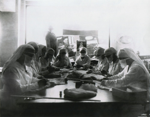 Spanish Flu Epidemic 1918-1919 In America. Red Cross Workers In Seattle History - Item # VAREVCHISL043EC489