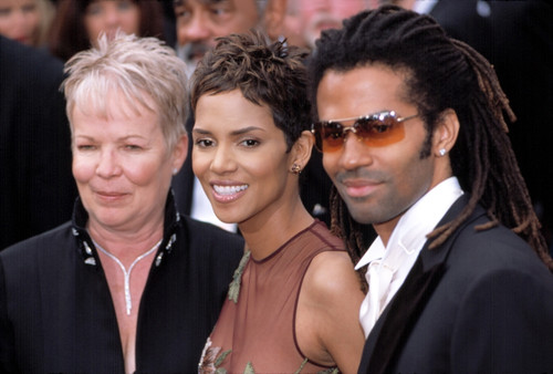 Halle Berry With Her Mother And Husband Eric Benet At The Academy Awards, 3242002, La, Ca, By Robert Hepler. Celebrity - Item # VAREVCPSDHABEHR024