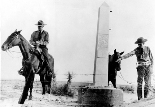 Mexican-American Border Near El Paso History - Item # VAREVCHBDMEBOCL002