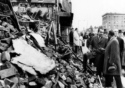 President Richard Nixon Visited A Scarred 2-Block Area Of Northwest Washington Damaged In The Riots Following Martin Luther King'S Assassination In April 1968. With Nixon Are Mayor Walter Washington Of The District Of Columbia - Item # VAREVCCSUA000C