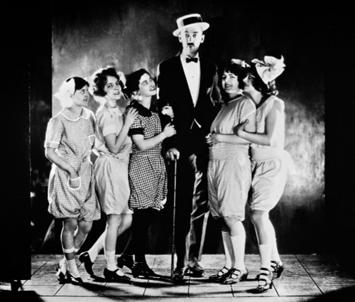 Robert Sherwood (1896-1955). /Namerican Playwright. Photographed By James Abbe, With The Cast Of A Play. Left To Right: Constance Binney, Helen Hayes, June Walker, Sherwood, Margalo Gillmore And Lenore Ulric. Poster Print by Granger Collection - Item