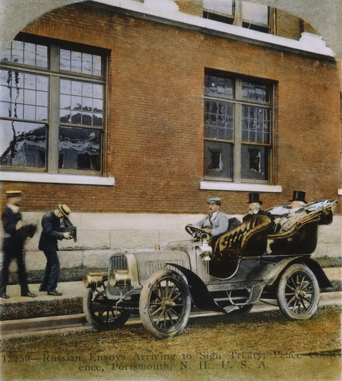 Russo-Japanese War, 1905./Nrussian Envoys Arriving At Portsmouth, New Hampshire To Sign The Peace Treaty With Japan That Ended The Russo-Japanese War On 5 September 1905. Count Sergei Witte Is In The Center Of The Automobile. Poster Print by Granger