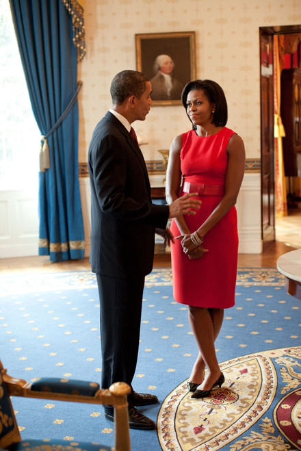 President And Michelle Obama Talk In Before The Start Of The Presidential Medal Of Freedom Ceremony On Aug. 12 2009. Michelle Wears A Belted Orange Dress By Moises De La Renta The Son Of Late Designer Oscar De La Renta. History - Item # VAREVCHISL026