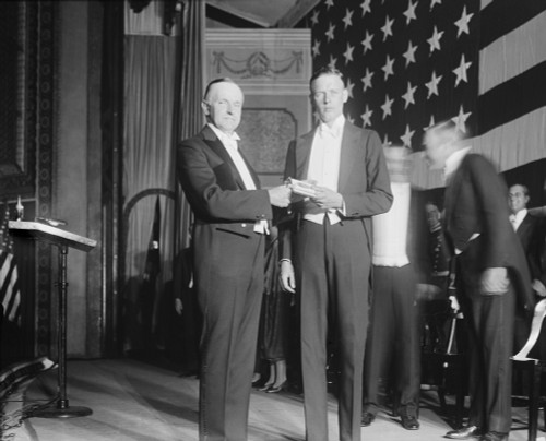 President Calvin Coolidge Presents Charles Lindbergh With Congressional Medal Of Honor. Nov. 1927. Lindbergh Was A Captain In The U.S. Army Air Corps Reserve When He Made His New York City To Paris Flight On May 20-21 History - Item # VAREVCHISL040EC