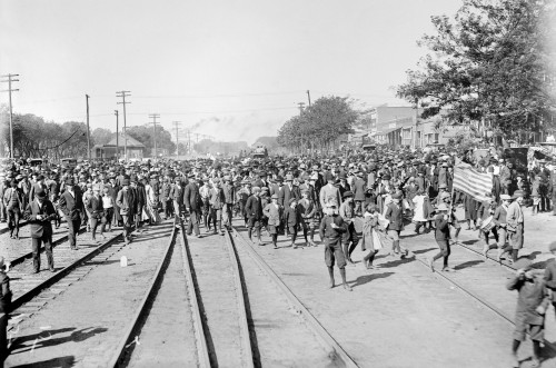 Presidential Campaign, 1908. /Ncrowds Gathered On Railroad Tracks To Hear Republican Candidate William Howard Taft Speak On His Whistle-Stop Tour During The U.S. Presidential Campaign Of 1908, At An Unspecified Location In The Western United States.