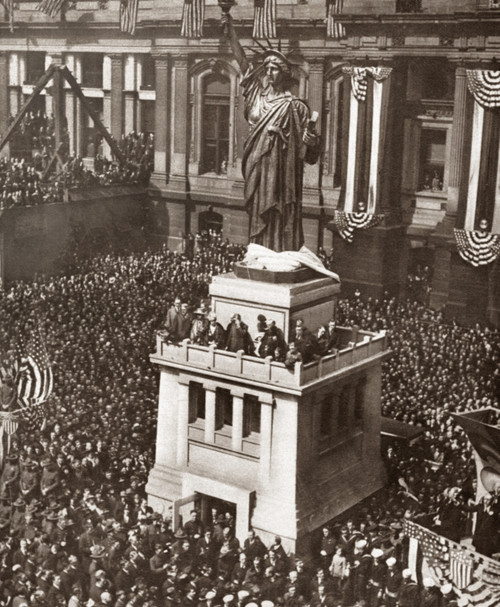 Wwi: Liberty Bond Drive. /Nreproduction Of The Statue Of Liberty Unveiled In Front Of City Hall, Philadelphia, At The Start Of A New Liberty Loan Campaign During World War I. Photograph, C1918. Poster Print by Granger Collection - Item # VARGRC040895