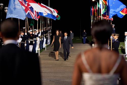 President And Michelle Obama Receive President Nicolas Sarkozy Of France And His Wife Carla Bruni Sarkozy Prior To The G-20 Economic Summit Dinner At The Phipps Conservatory And Botanical Gardens In Pittsburgh Pa. Sept. 24 2009. - Item # VAREVCHISL02 President And Michelle Obama Receive President Nicolas Sarkozy Of France And His Wife Carla Bruni Sarkozy Prior To The G-20 Economic Summit Dinner At The Phipps Conservatory And Botanical Gardens In Pittsburgh Pa. Sept. 24 2009. - Item # VAREVCHISL02