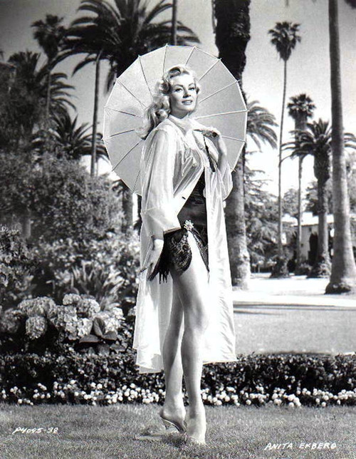 Anita Ekberg - Parisol Photo Print (8 x 10) - Item # DAP1355