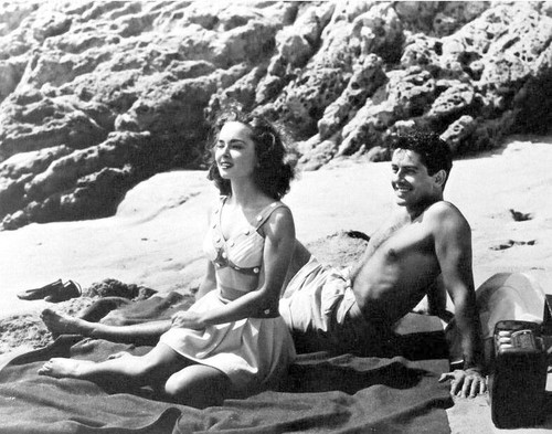 Ann Blyth - Beach Photo Print (10 x 8) - Item # DAP1538