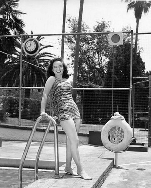 Ann Blyth - Poolside Photo Print (8 x 10) - Item # DAP1513