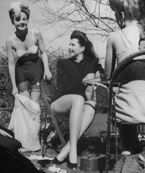 Ann Miller - Sitting Photo Print (8 x 10) - Item # DAP1701