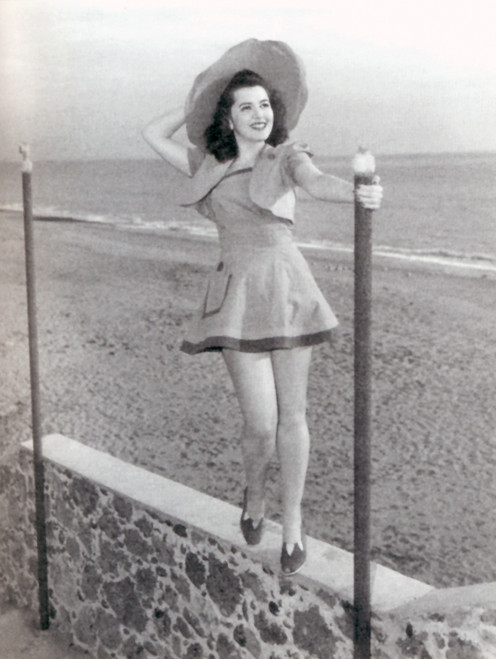 Ann Rutherford - Windy Photo Print (8 x 10) - Item # DAP1780