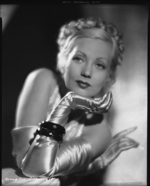 Ann Sothern - Gloves Photo Print (8 x 10) - Item # DAP1934