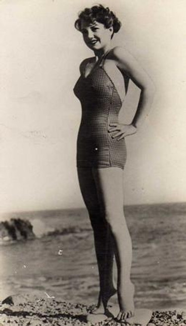 Anne Baxter - Swimsuit Photo Print (8 x 10) - Item # DAP11126