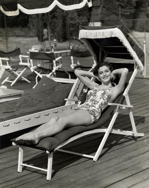 Ava Gardner - Beach Chair Photo Print (8 x 10) - Item # DAP12058