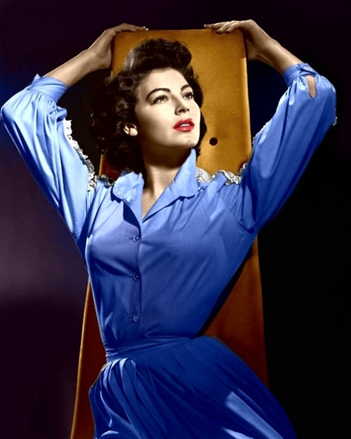Ava Gardner - Blue Outfit Photo Print (8 x 10) - Item # DAP11771