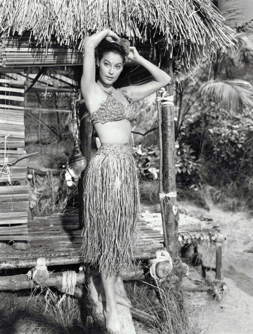 Ava Gardner - Hut Photo Print (8 x 10) - Item # DAP12071