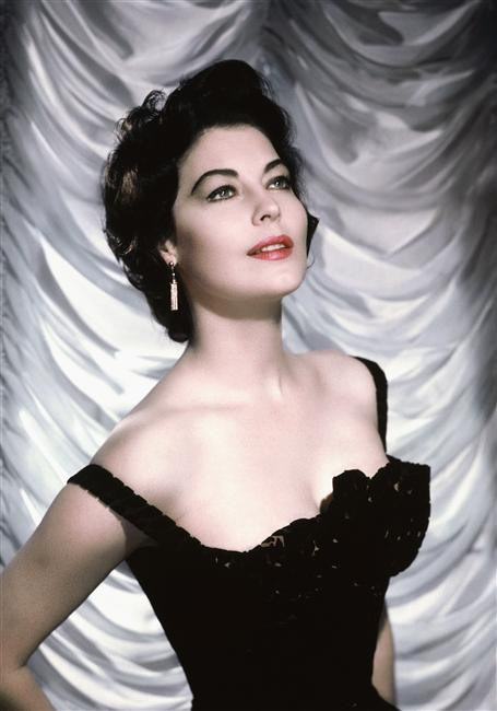 Ava Gardner - Looking Up Photo Print (8 x 10) - Item # DAP11913