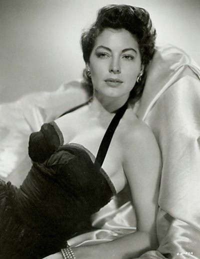 Ava Gardner - Lounge Photo Print (8 x 10) - Item # DAP11766