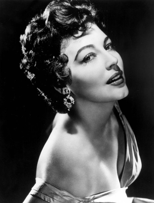 Ava Gardner - Over the Shoulder Photo Print (8 x 10) - Item # DAP11802