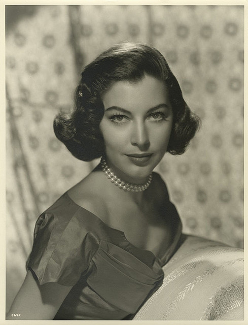 Ava Gardner - Pearls Photo Print (8 x 10) - Item # DAP11894