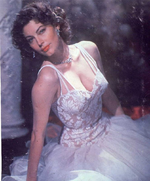Ava Gardner - White Dress Leaning Photo Print (8 x 10) - Item # DAP11804