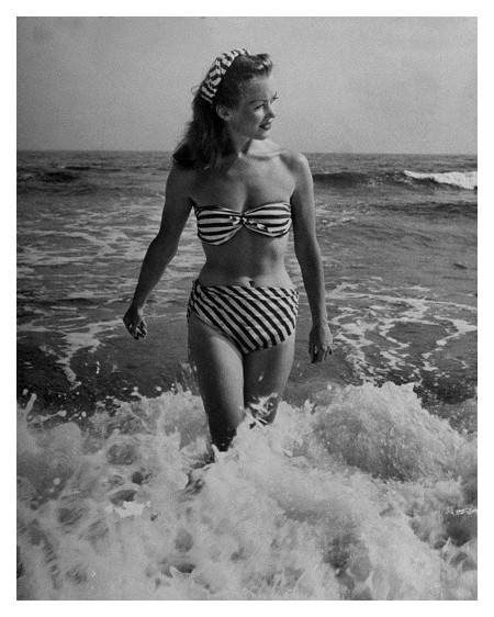 Barbara Laage - Waves Photo Print (8 x 10) - Item # DAP12366