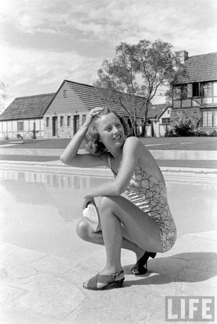 Barbara Hale - Poolside Photo Print (10 x 8) - Item # DAP12319 - Posterazzi