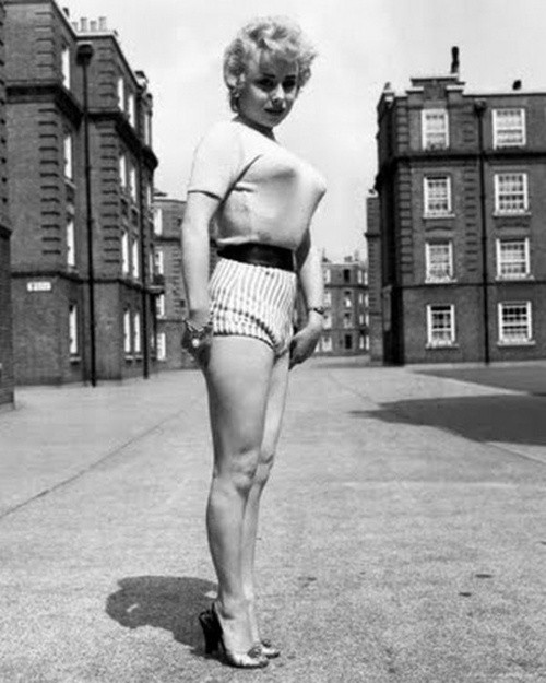 Barbara Windsor - Street Photo Print (8 x 10) - Item # DAP12649