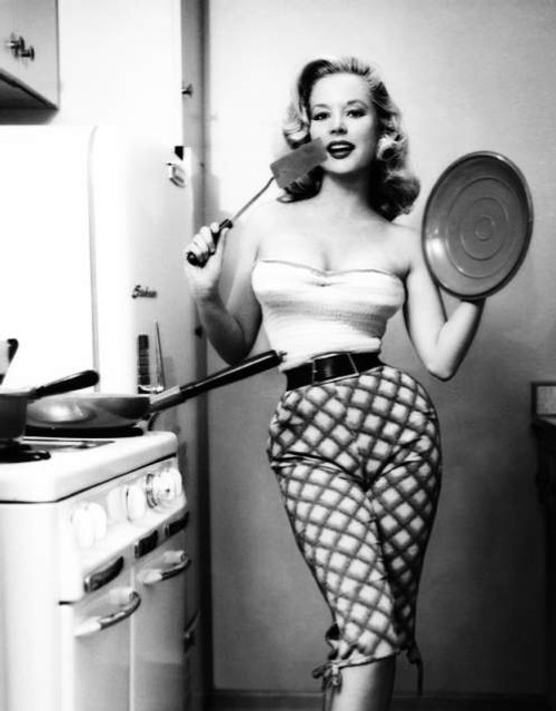 Betty Brosmer - Cooking Photo Print (8 x 10) - Item # DAP12768