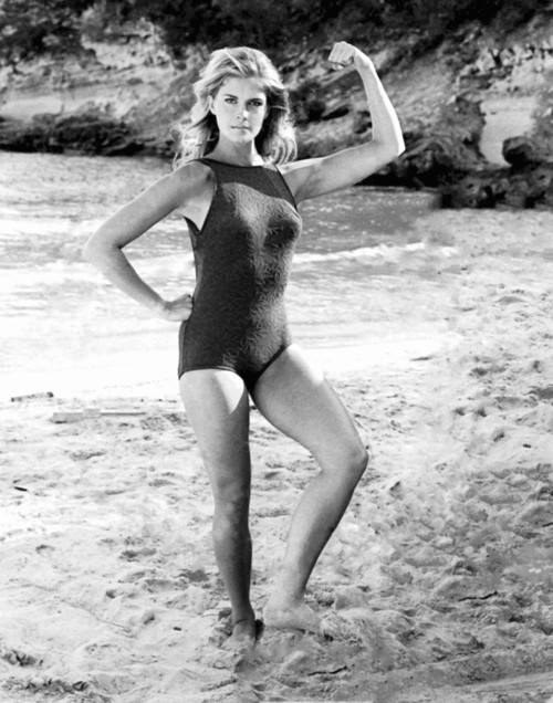 Candice Bergen - muscles on beach Photo Print (8 x 10) - Item # DAP14154