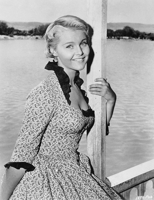 Carol Lynley - nude sunflowere signature Photo Print (8 x 10) - Item