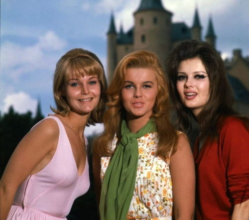 Carol Lynley - with 2 women Photo Print (8 x 10) - Item # DAP14350