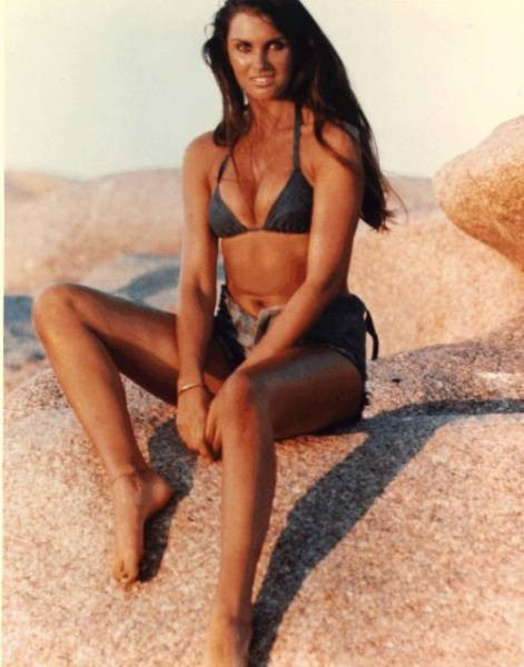 Caroline Munro - Sand Photo Print (8 x 10) - Item # DAP12181