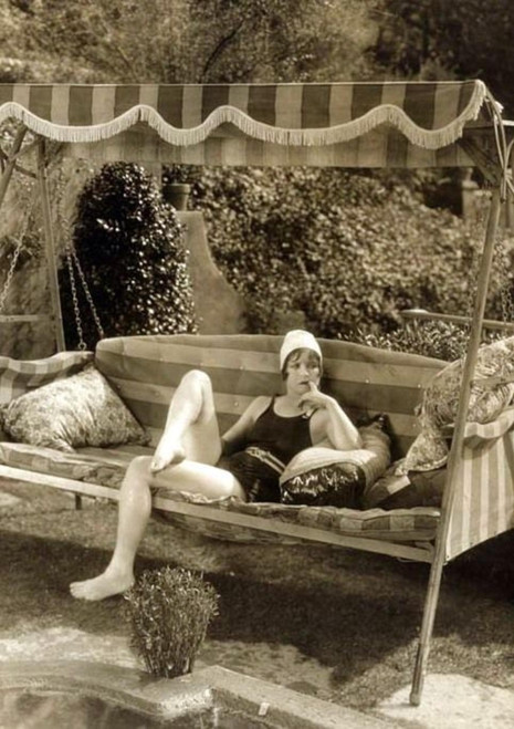 Clara Bow - Swing Photo Print (8 x 10) - Item # DAP15197