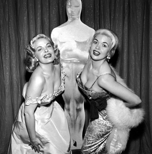 Cleo Moore - Oscar Pose Photo Print (8 x 10) - Item # DAP15586