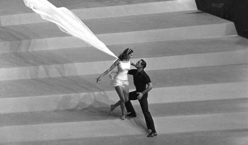 Cyd Charisse - dancing dow steps Photo Print (10 x 8) - Item # DAP15855