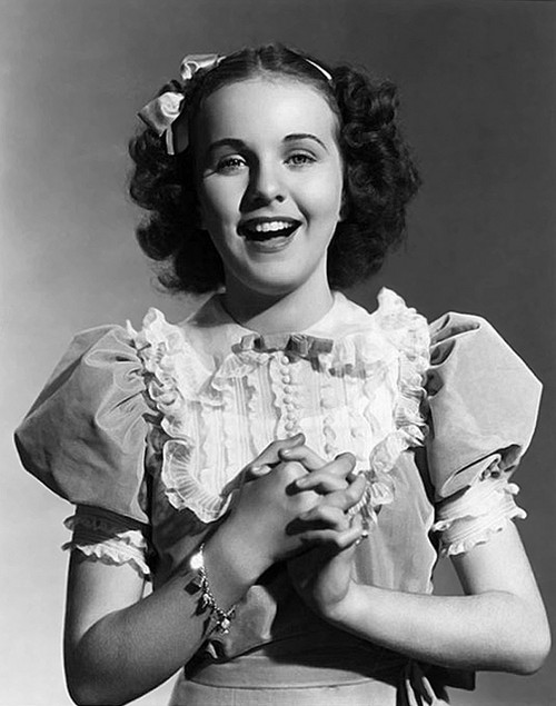 Deanna Durbin - Hands Clasped Photo Print (8 x 10) - Item # DAP16304