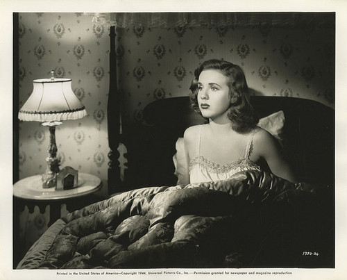 Deanna Durbin - In Bed Photo Print (10 x 8) - Item # DAP16209