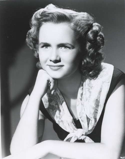 Debbie Reynolds- Leaning on hand Photo Print (8 x 10) - Item # DAP16389