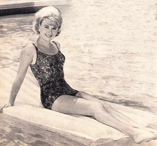 Doris Day - Sitting on Pool Float Photo Print (8 x 10) - Item # DAP17101