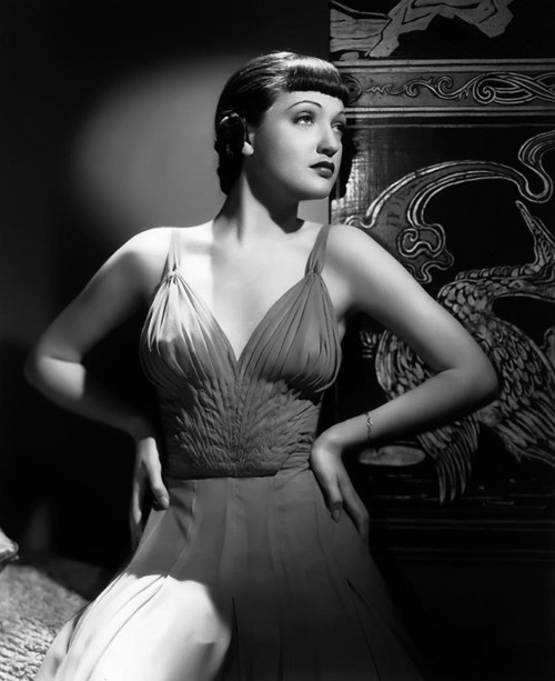 Dorothy Lamour - Hands On Hips/ Standing Photo Print (8 x 10) - Item # DAP17218