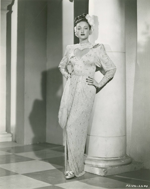 Dorothy Lamour - Leaning on Beam Photo Print (8 x 10) - Item # DAP17210